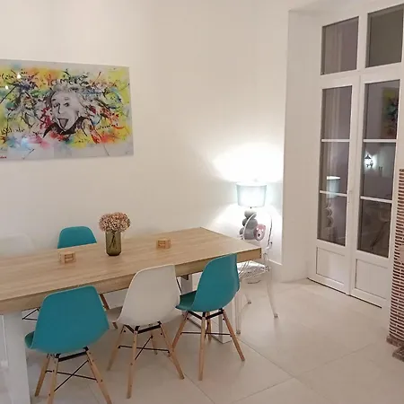 Un Rez De Jardin En Plein Centre 아파트 칸느